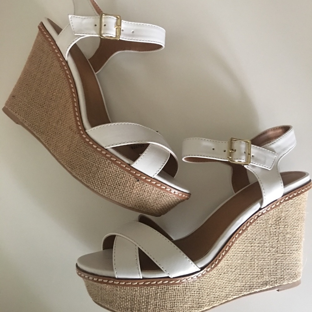 Charlotte Russe White Wedges Size 8